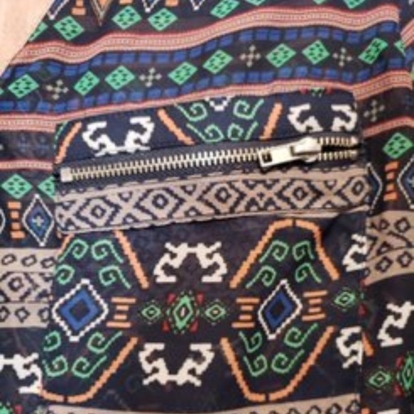 Bonus Jewelry included ‼️Beautiful DOUBLE ZERO pattern Blouse Shirt Belt top - Picture 6 of 9